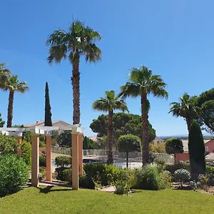  Appartement Location Pour 4 Personnes Presqu Ile De Giens 3 Etoiles France